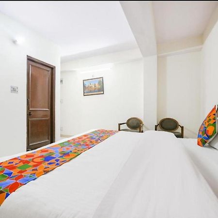 Hotel Gt International Tājganj Buitenkant foto