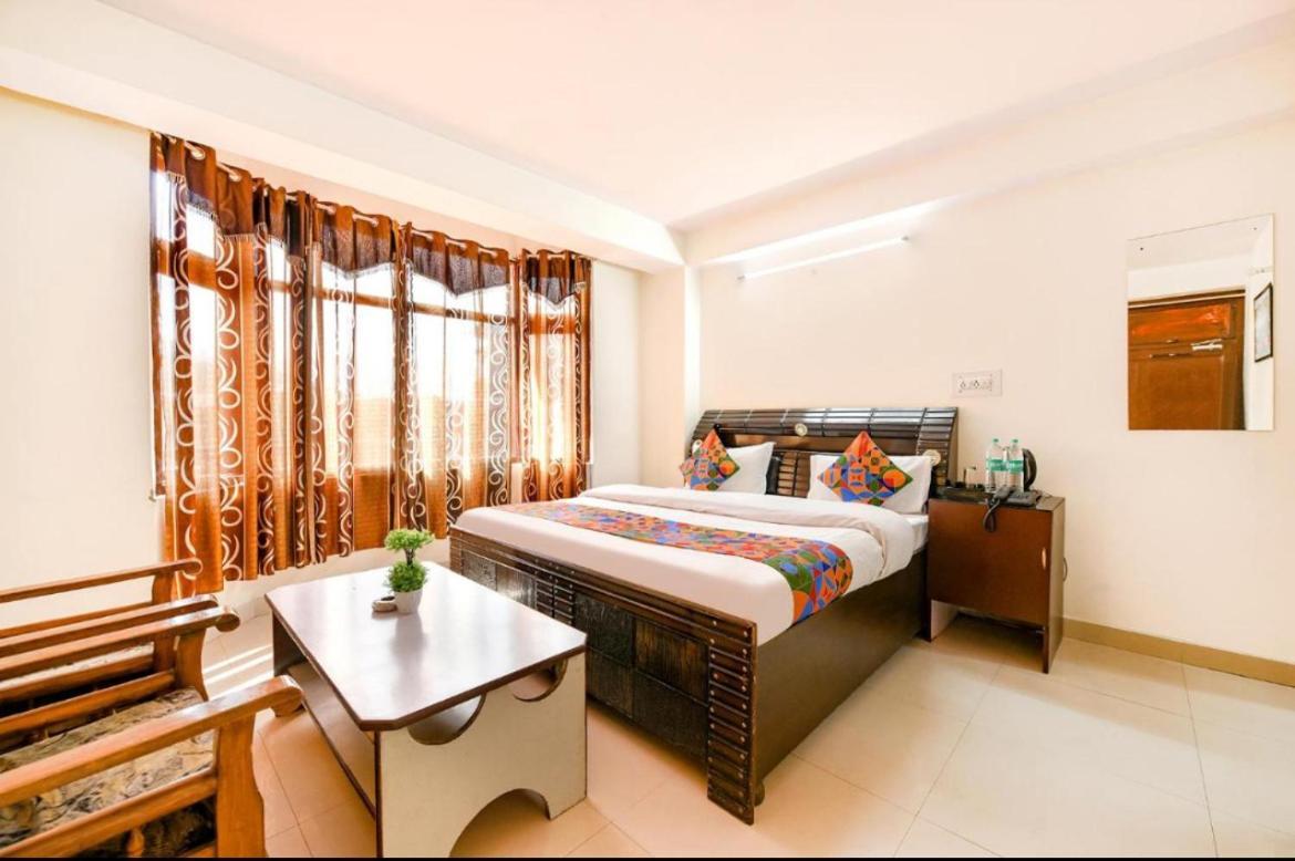 Hotel Gt International Tājganj Buitenkant foto