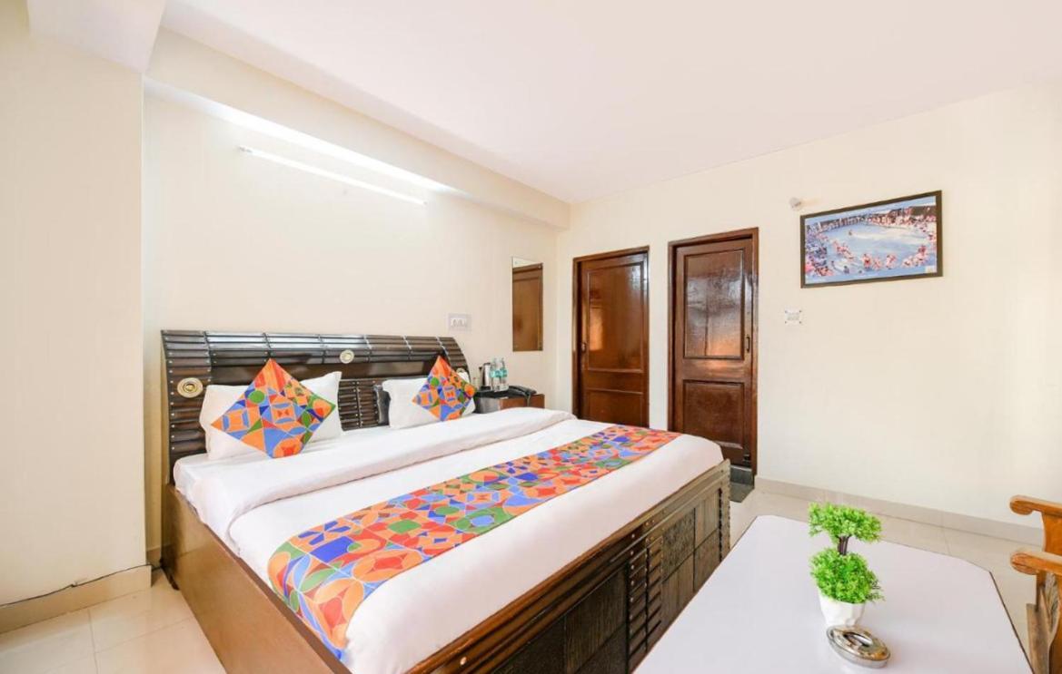 Hotel Gt International Tājganj Buitenkant foto