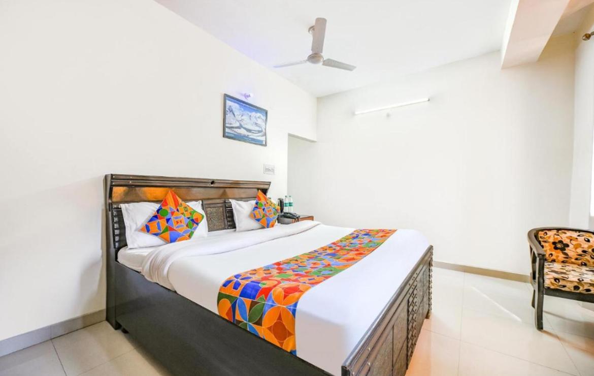 Hotel Gt International Tājganj Buitenkant foto