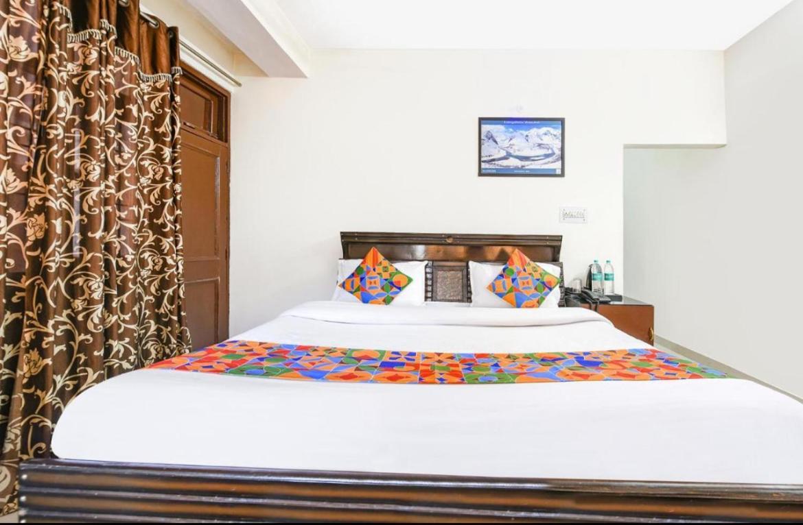 Hotel Gt International Tājganj Buitenkant foto