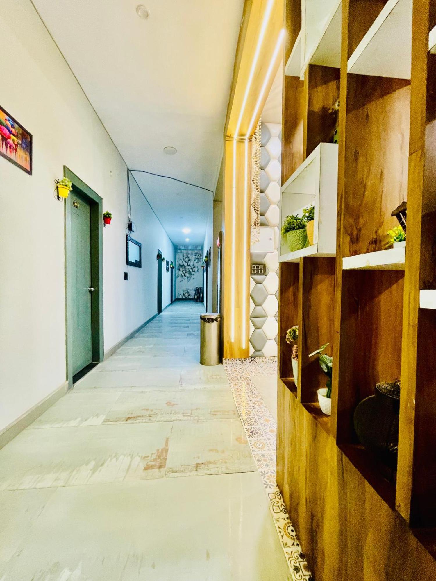 Hotel Gt International Tājganj Buitenkant foto
